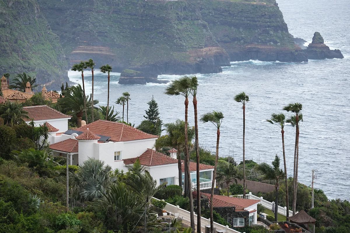 Canarias en alerta naranja: Therese azota las islas